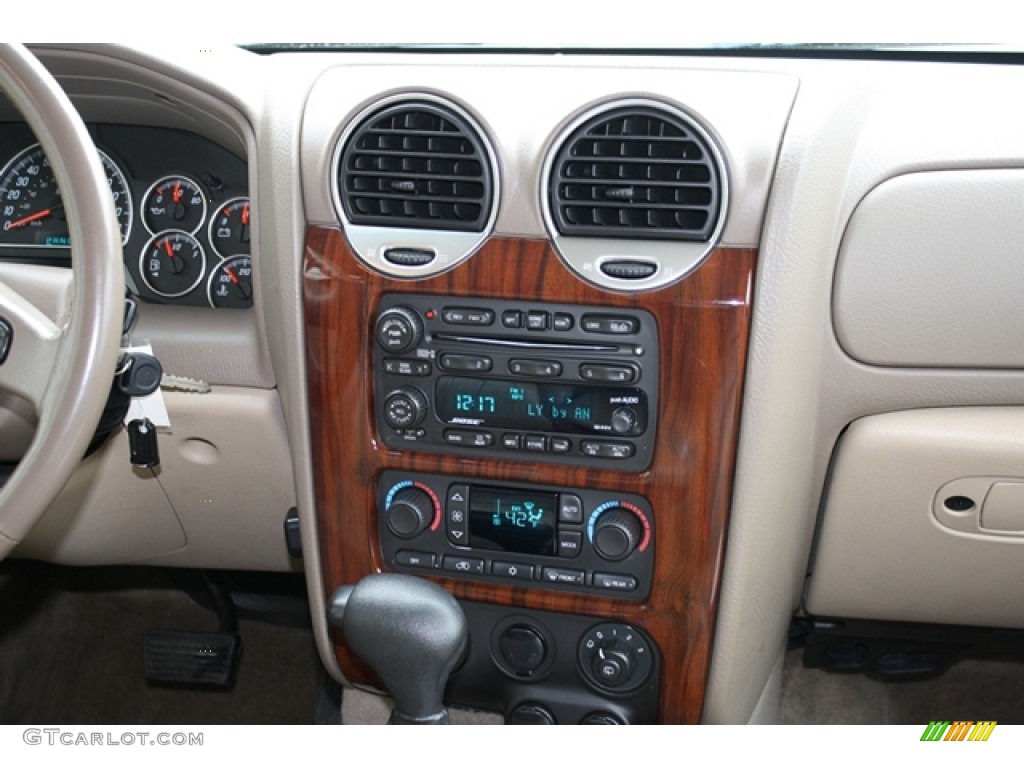 2004 GMC Envoy SLT 4x4 Controls Photo #59612325
