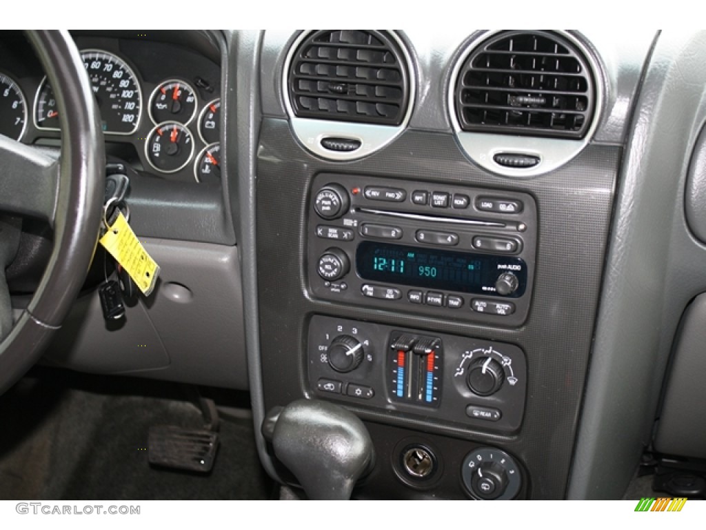 2003 GMC Envoy SLE 4x4 Controls Photo #59613186