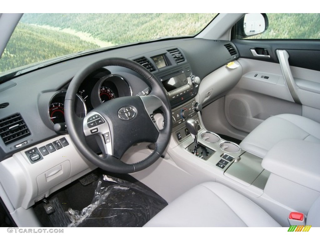 Ash Interior 2012 Toyota Highlander SE 4WD Photo #59615010