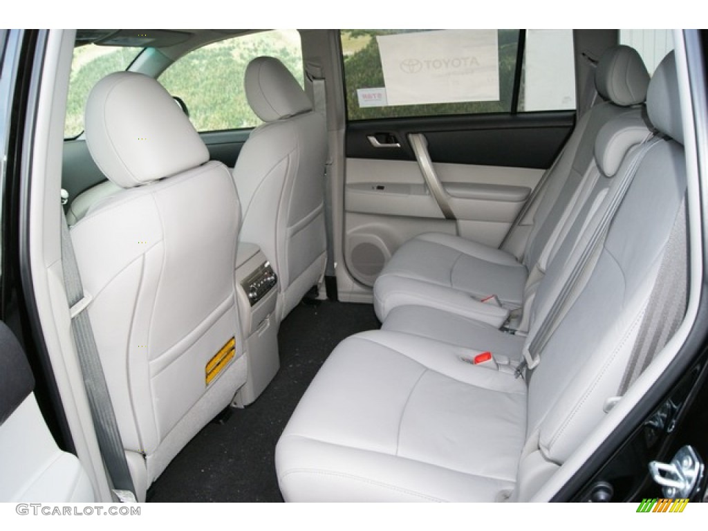 Ash Interior 2012 Toyota Highlander SE 4WD Photo #59615037