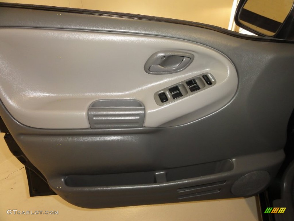 2003 Chevrolet Tracker ZR2 4WD Hard Top Medium Gray Door Panel Photo #59615397