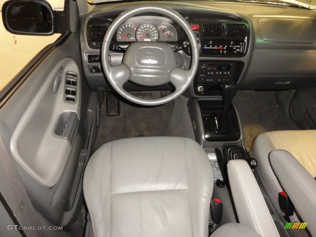 2003 Chevrolet Tracker ZR2 4WD Hard Top Medium Gray Dashboard Photo #59615505