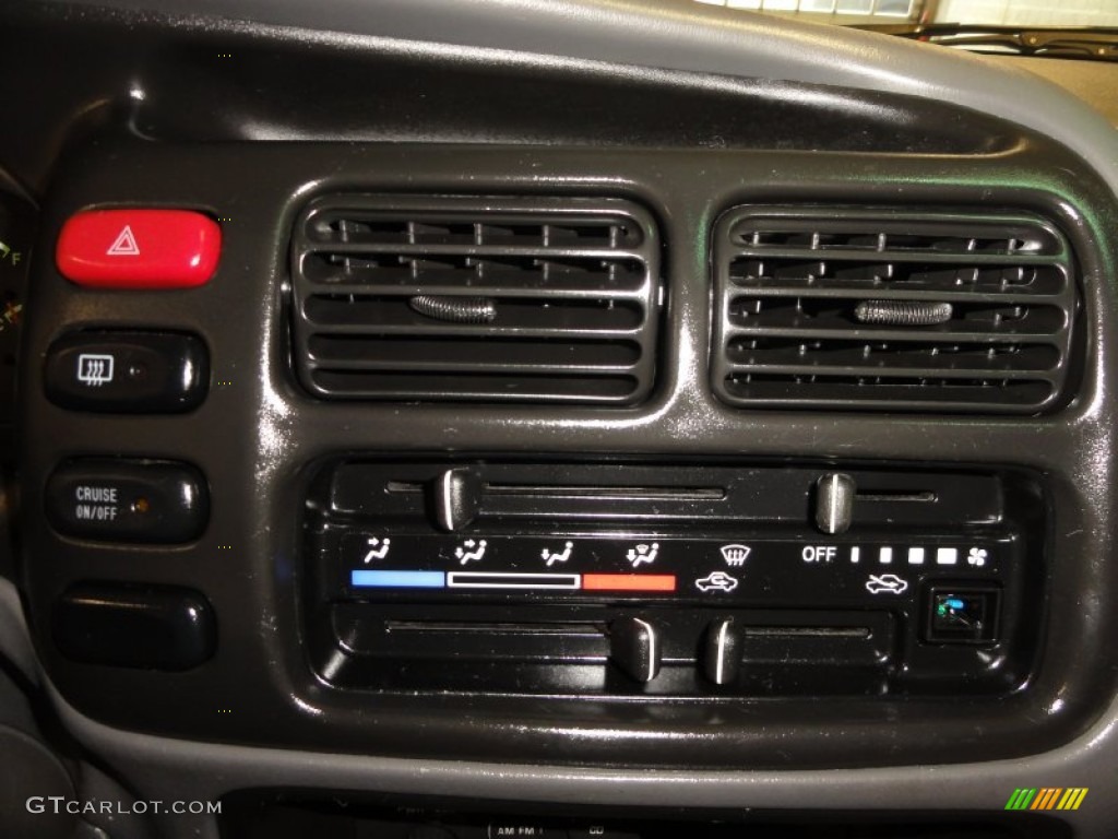 2003 Chevrolet Tracker ZR2 4WD Hard Top Controls Photo #59615550