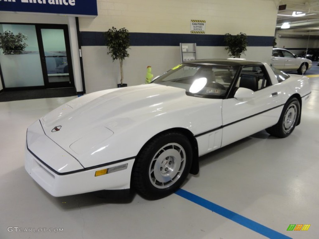 1986 Corvette Coupe - White / Medium Gray photo #1