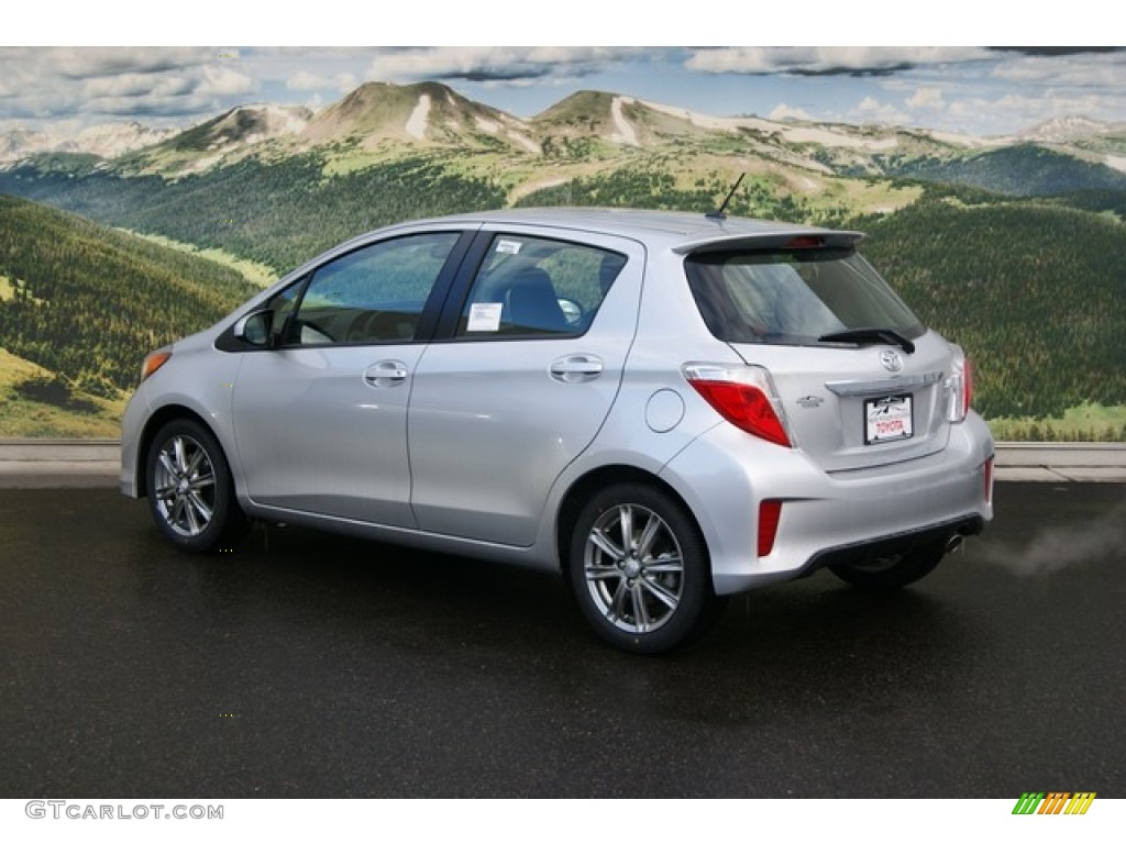 Classic Silver Metallic 2012 Toyota Yaris SE 5 Door Exterior Photo #59616453