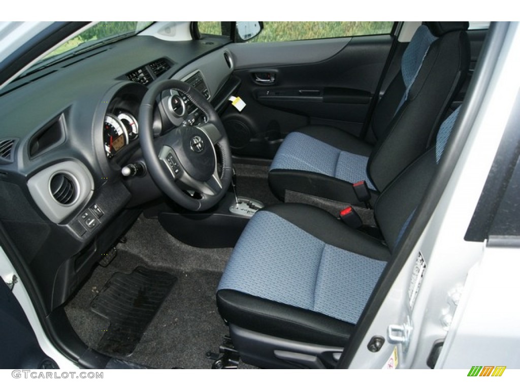 Dark Gray Interior 2012 Toyota Yaris SE 5 Door Photo #59616459