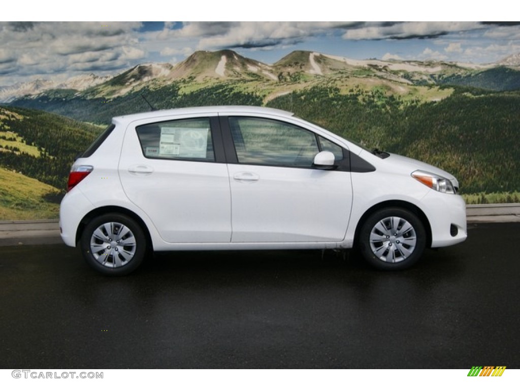 Super White 2012 Toyota Yaris L 5 Door Exterior Photo #59616576