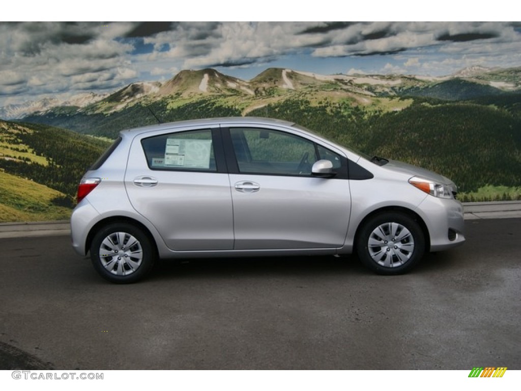 Classic Silver Metallic 2012 Toyota Yaris LE 5 Door Exterior Photo #59616711