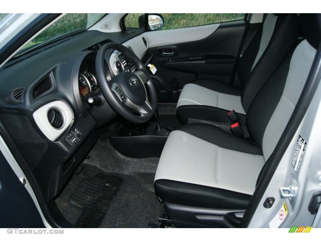 Ash Gray Interior 2012 Toyota Yaris LE 5 Door Photo #59616729