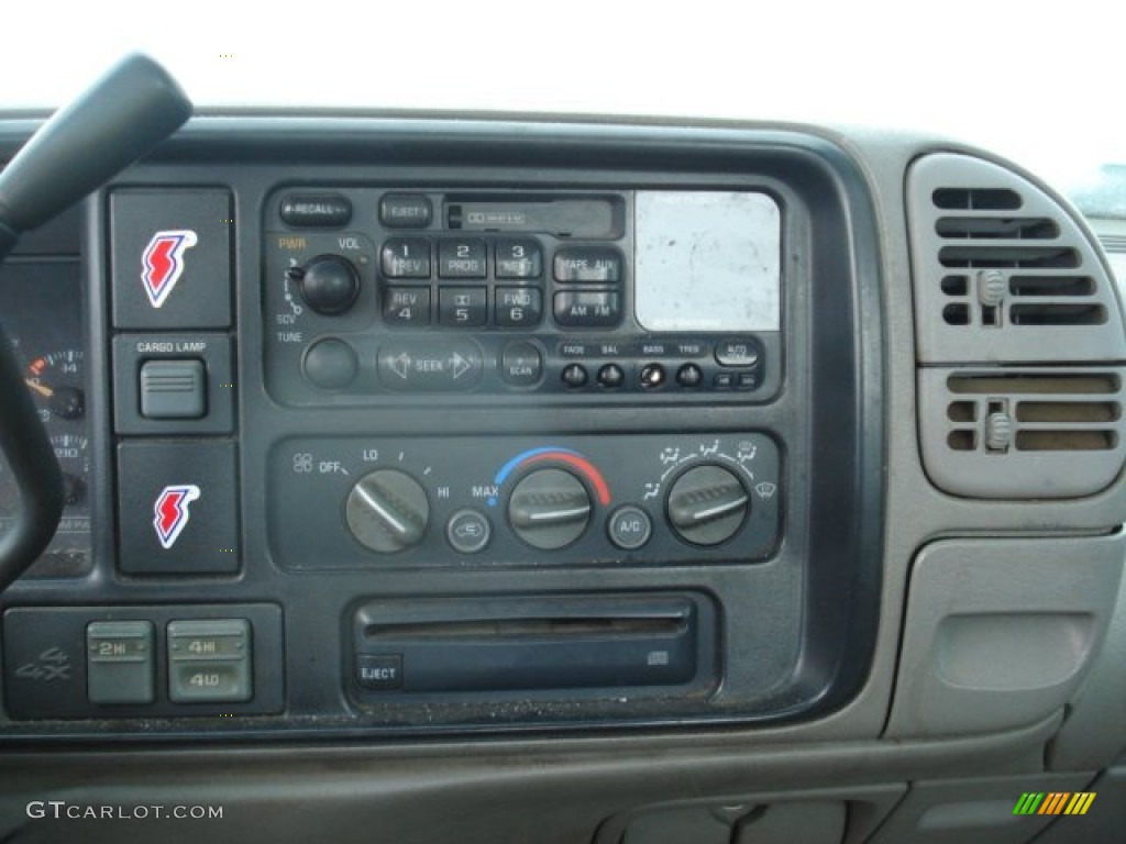 1996 Chevrolet C/K K1500 Regular Cab 4x4 Controls Photo #59620827