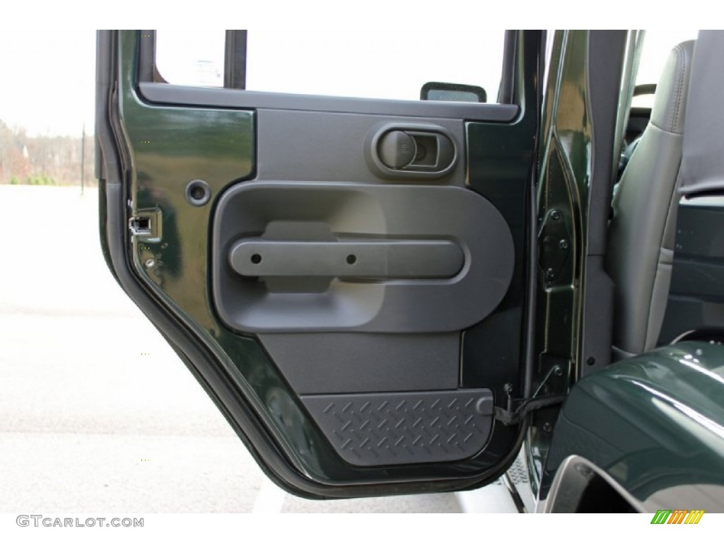 2010 Jeep Wrangler Unlimited Sahara 4x4 Dark Slate Gray/Medium Slate Gray Door Panel Photo #59623938