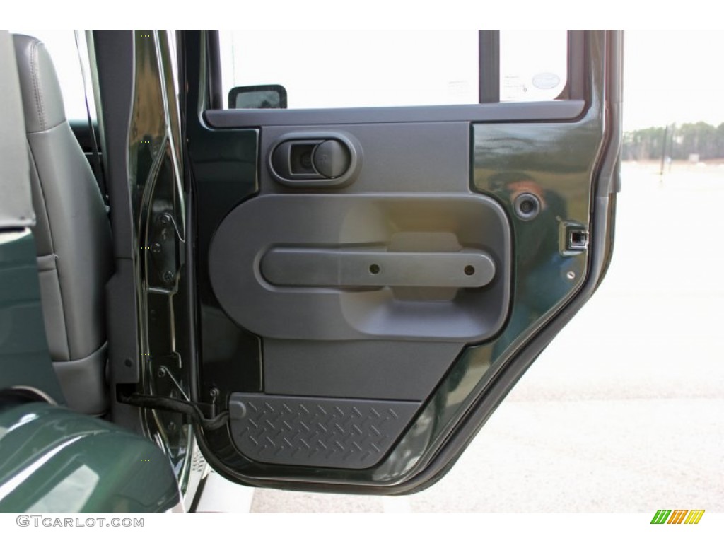 2010 Jeep Wrangler Unlimited Sahara 4x4 Dark Slate Gray/Medium Slate Gray Door Panel Photo #59623965