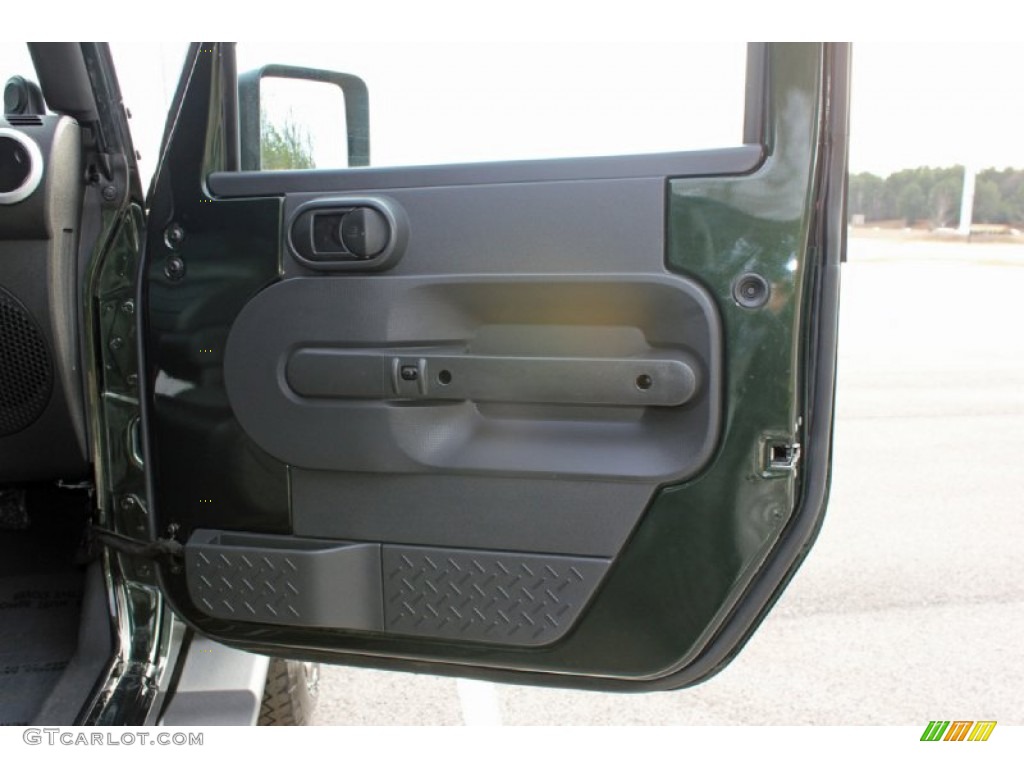2010 Jeep Wrangler Unlimited Sahara 4x4 Dark Slate Gray/Medium Slate Gray Door Panel Photo #59623971