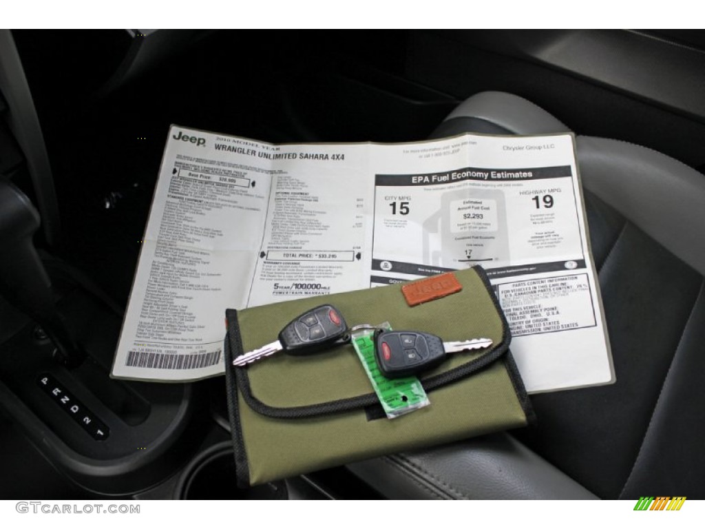 2010 Jeep Wrangler Unlimited Sahara 4x4 Keys Photos