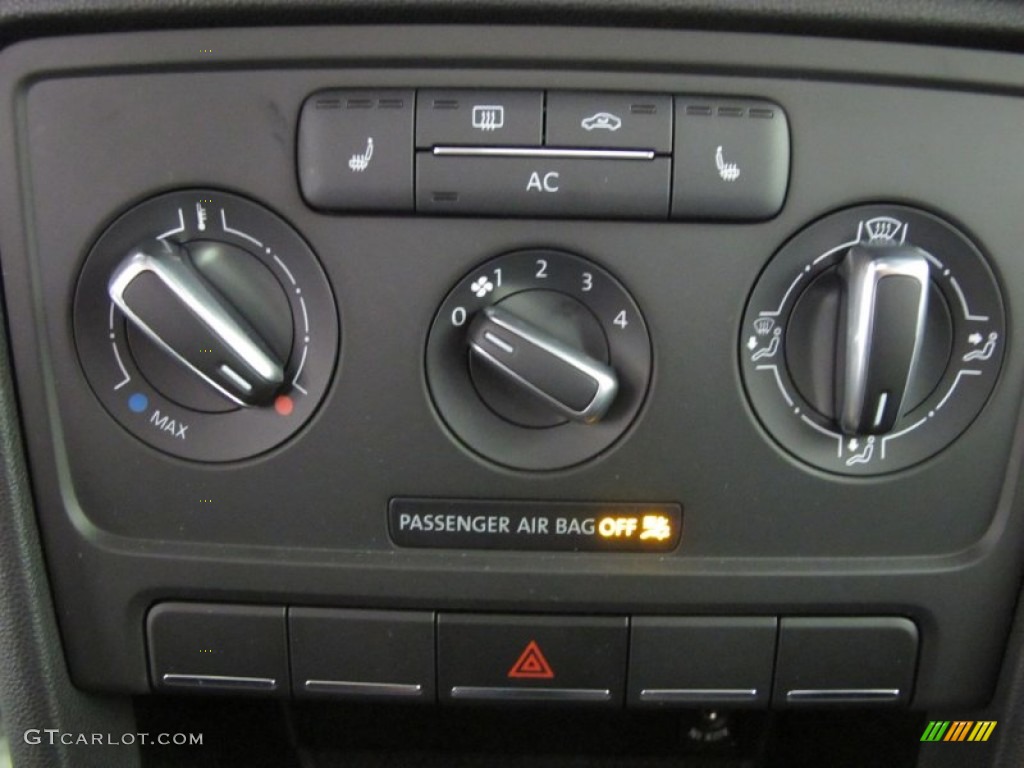 2012 Volkswagen Beetle 2.5L Controls Photo #59625264