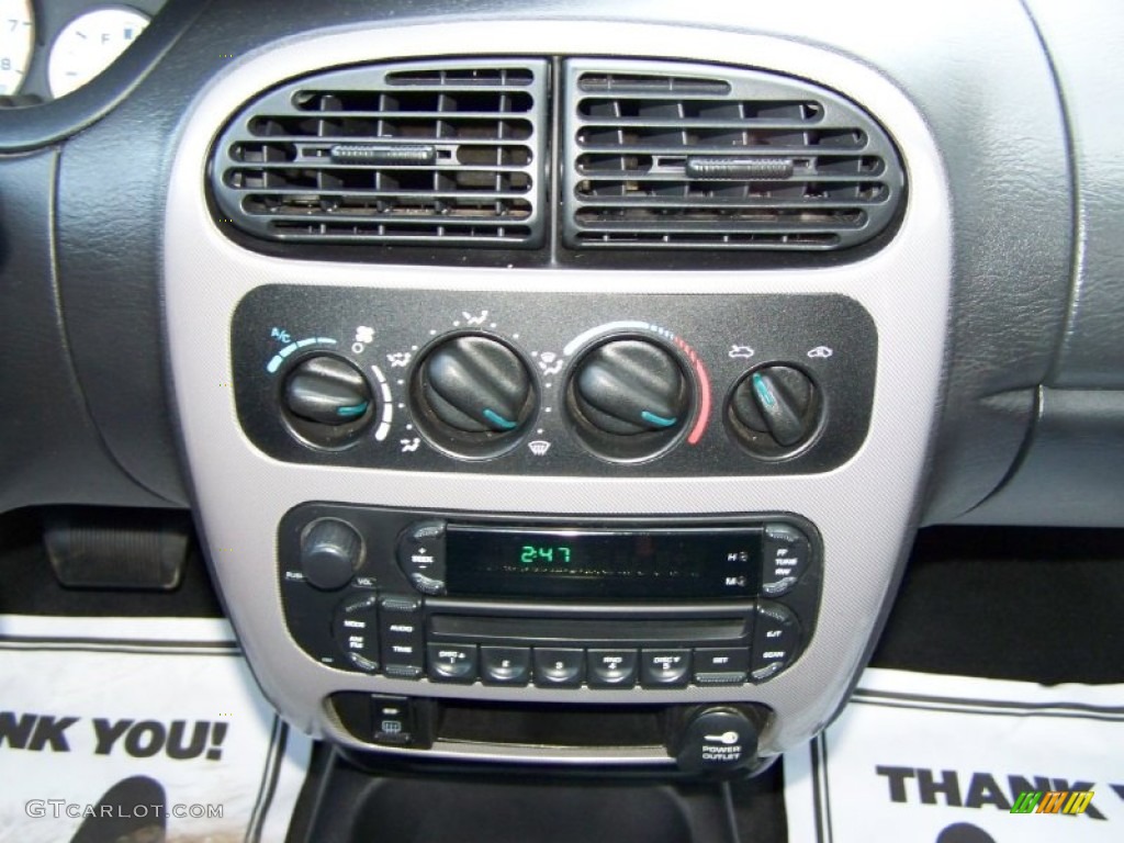 2005 Dodge Neon SXT Controls Photo #59625333