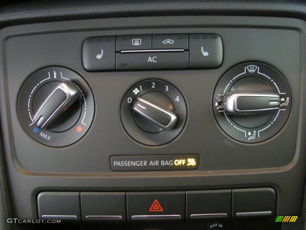 2012 Volkswagen Beetle 2.5L Controls Photo #59625411