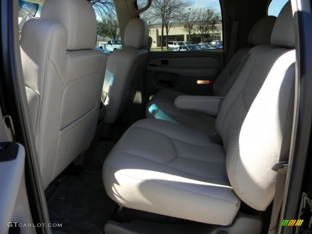 Tan/Neutral Interior 2003 Chevrolet Suburban 1500 LT Photo #59627814
