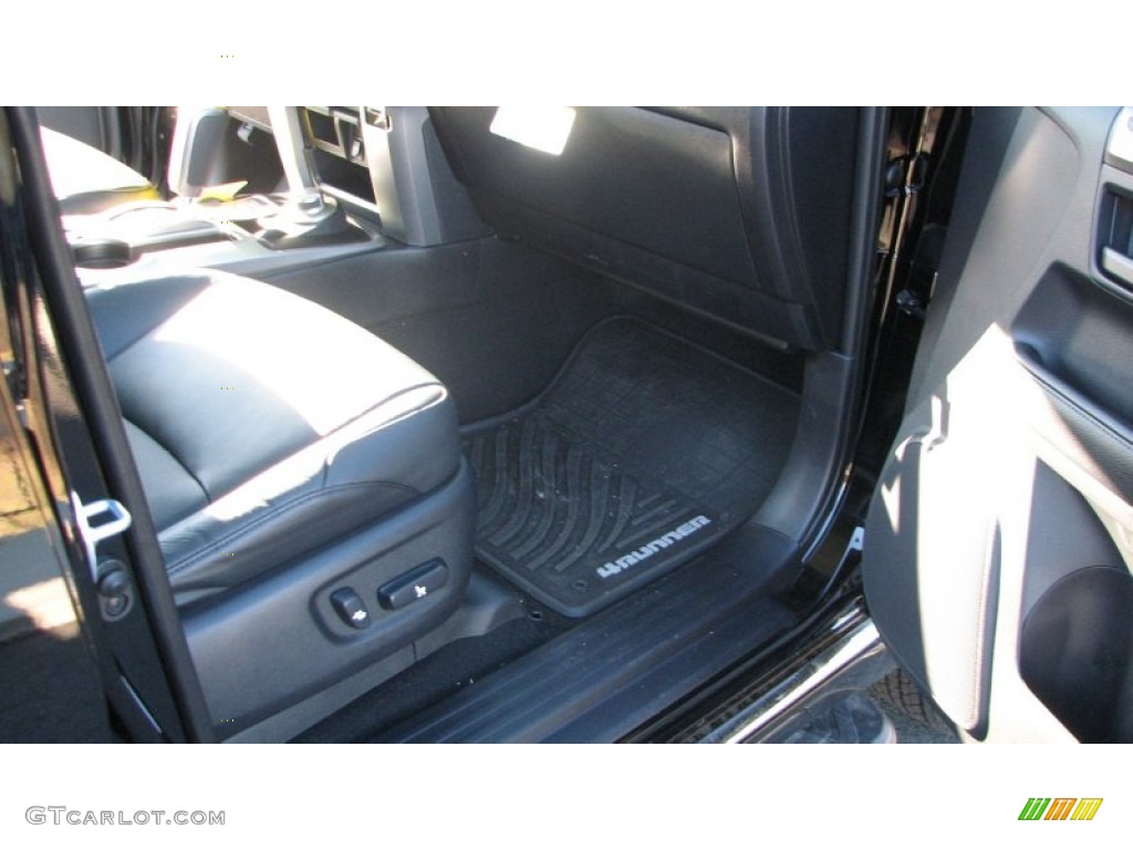2011 4Runner Limited 4x4 - Black / Black Leather photo #17