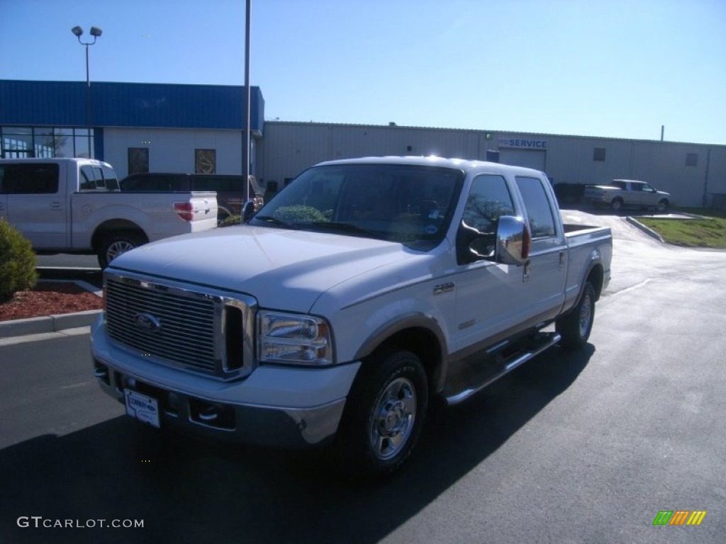 2007 F250 Super Duty Lariat Crew Cab - Oxford White Clearcoat / Tan photo #1