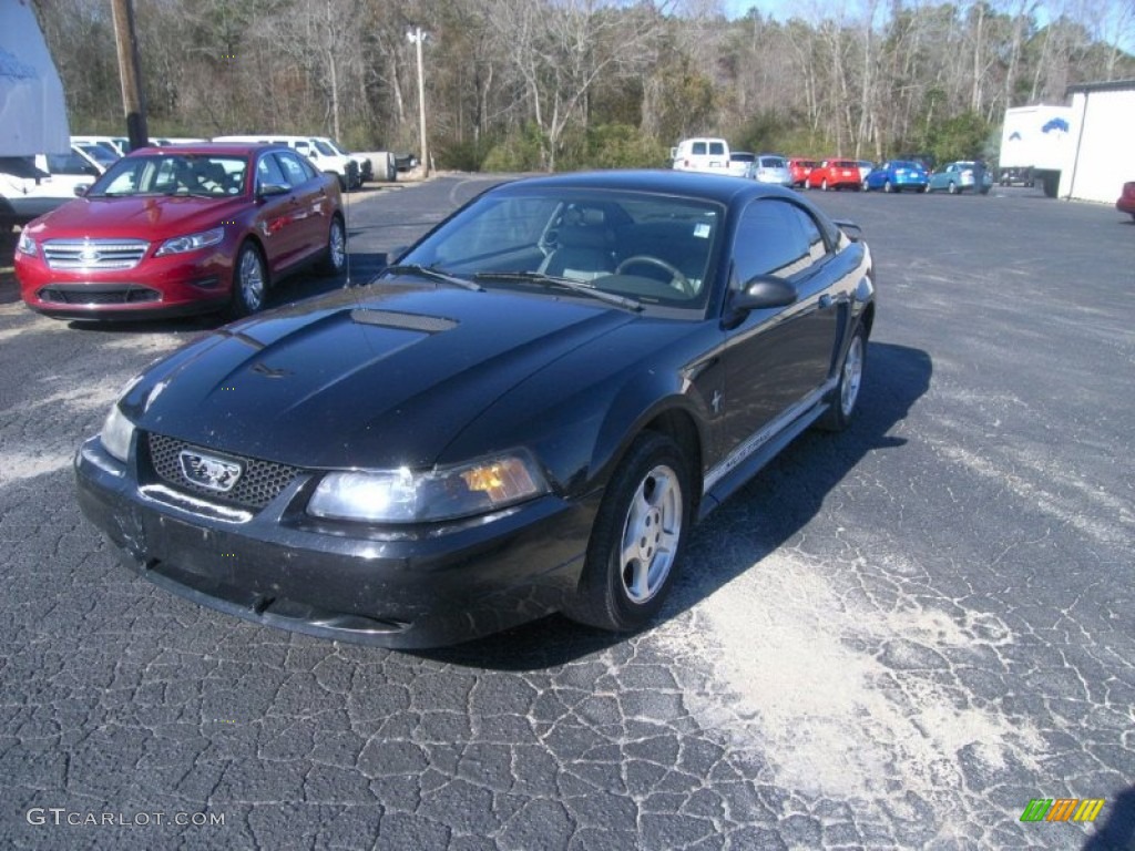 2002 Mustang V6 Coupe - Black / Dark Charcoal photo #1