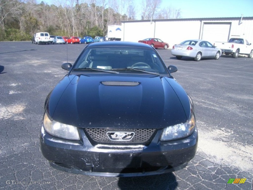 2002 Mustang V6 Coupe - Black / Dark Charcoal photo #2