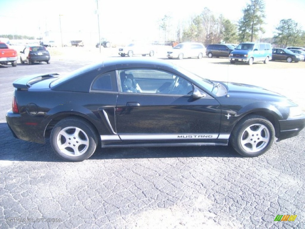 2002 Mustang V6 Coupe - Black / Dark Charcoal photo #4