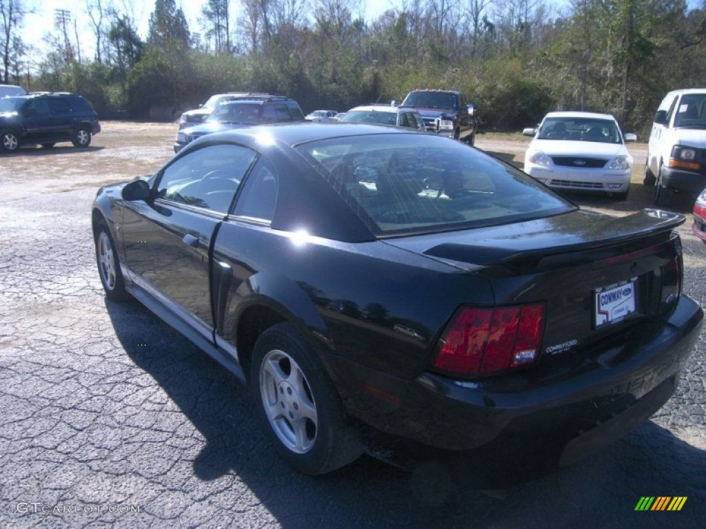2002 Mustang V6 Coupe - Black / Dark Charcoal photo #7