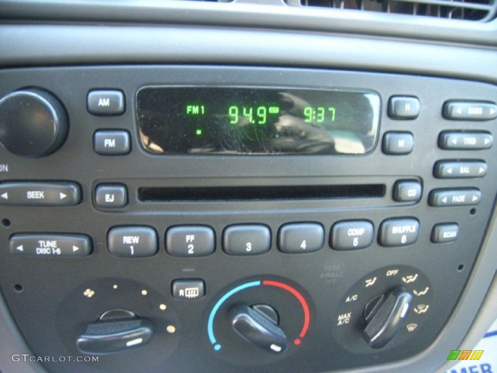 2006 Ford Taurus SE Audio System Photo #59633997