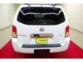 Avalanche White - Pathfinder LE Photo No. 5