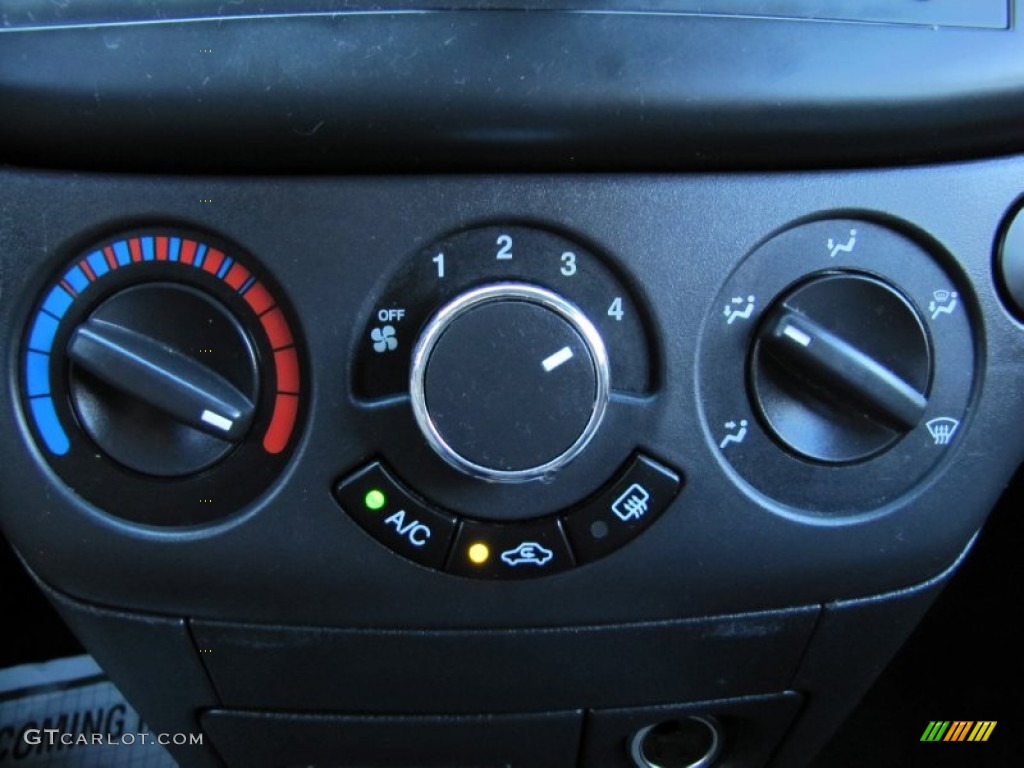 2009 Chevrolet Aveo Aveo5 LS Controls Photo #59636259