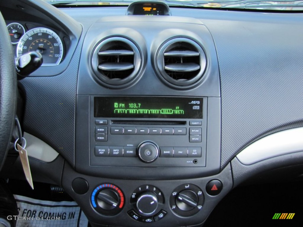 2009 Chevrolet Aveo LT Sedan Controls Photo #59636970