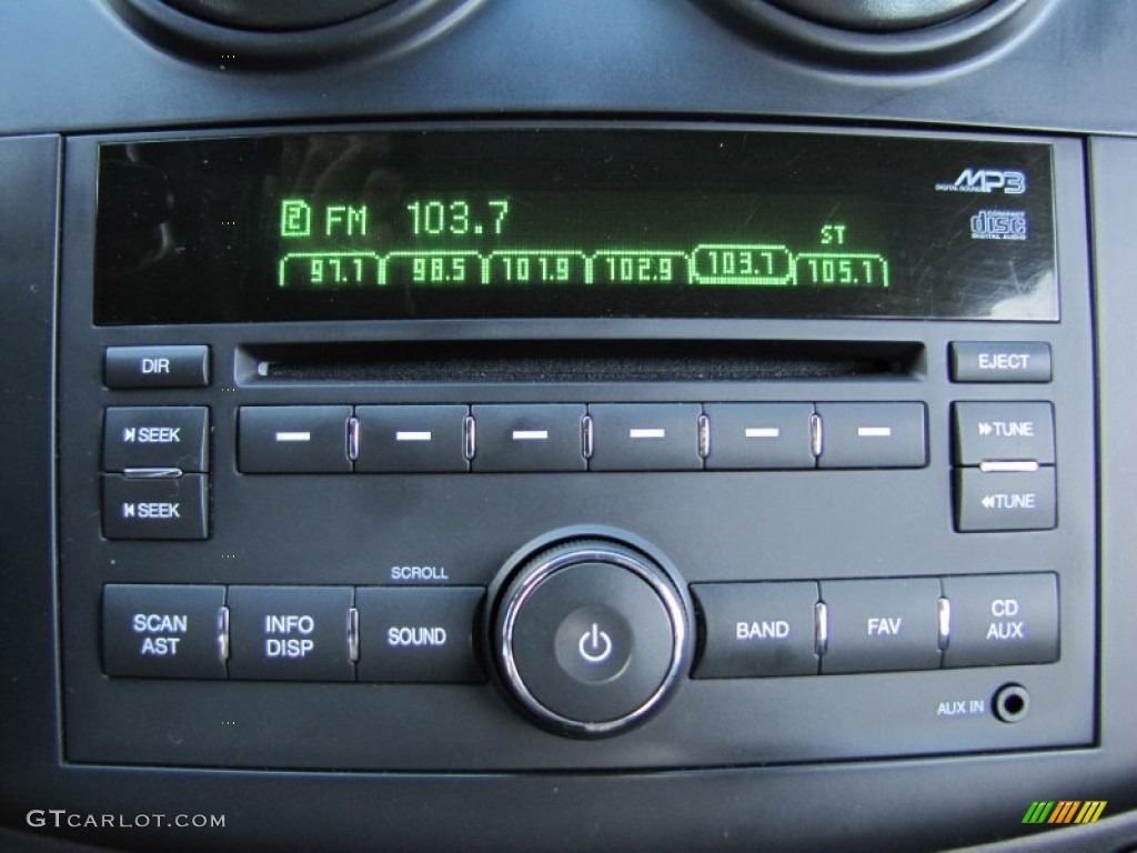 2009 Chevrolet Aveo LT Sedan Audio System Photos