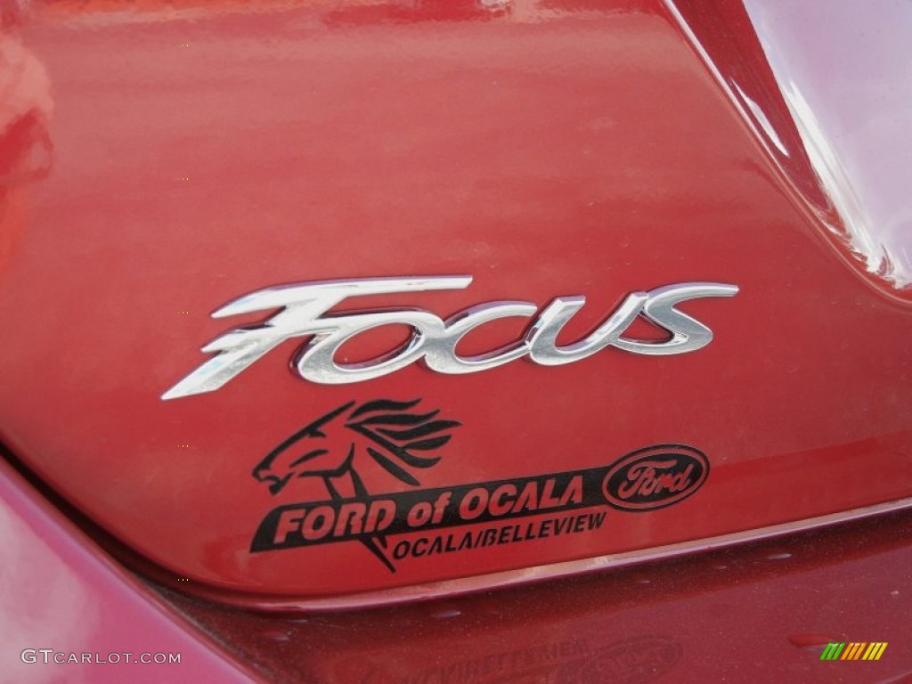 2012 Focus SE 5-Door - Red Candy Metallic / Charcoal Black photo #4