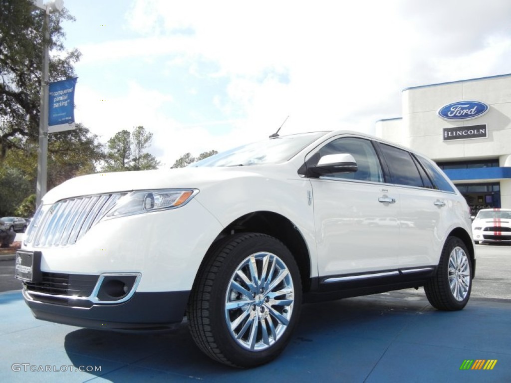 White Platinum Metallic Tri-Coat Lincoln MKX