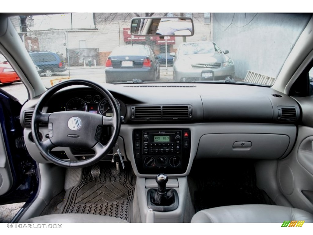 2003 Volkswagen Passat GLS Wagon Grey Dashboard Photo #59641467
