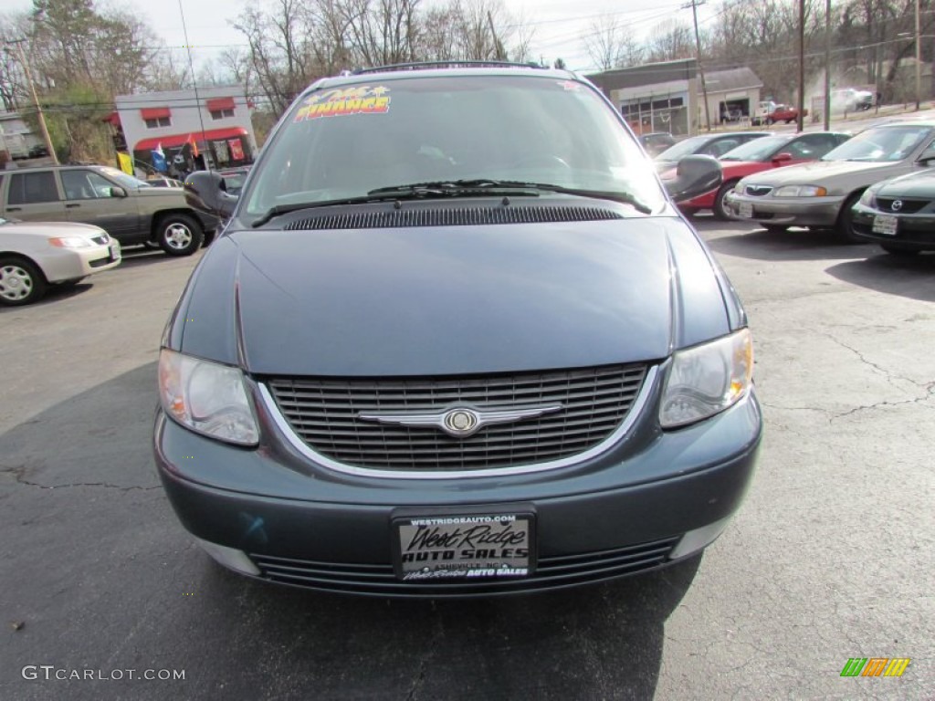 2001 Town & Country Limited - Steel Blue Pearl / Taupe photo #12