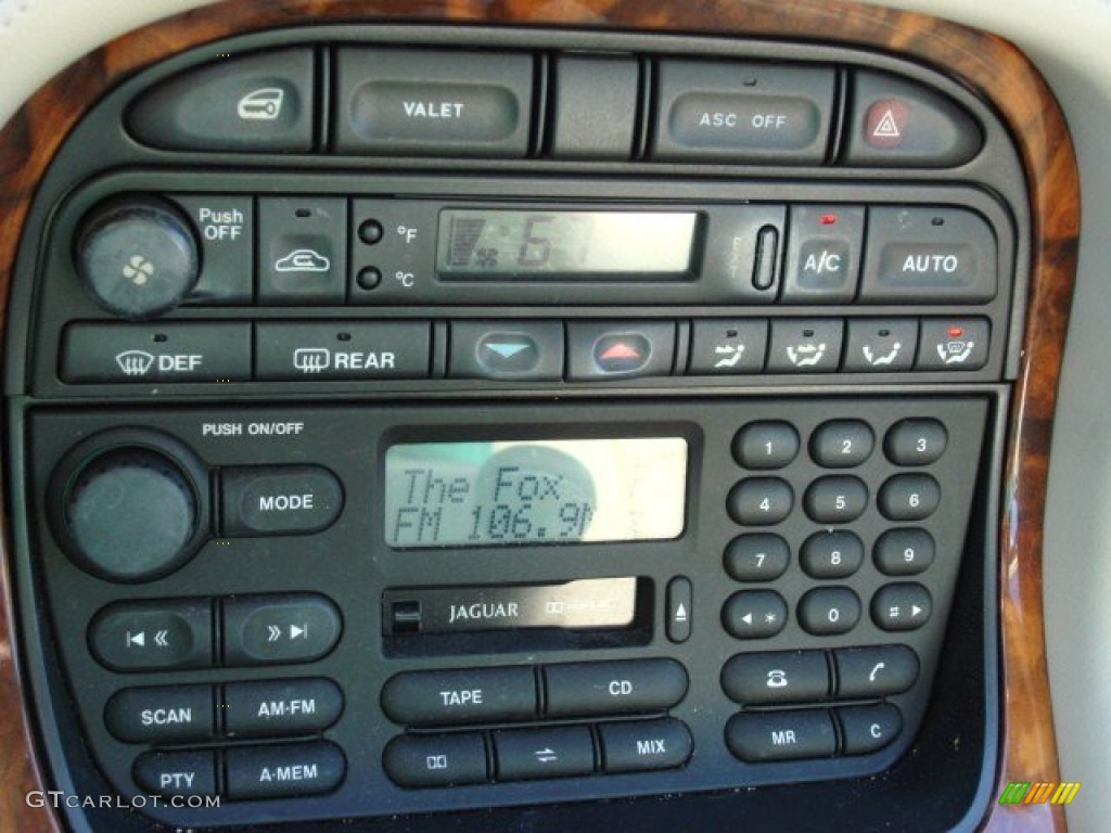 1999 Jaguar XJ XJ8 Controls Photo #59642573