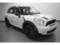 Light White - Cooper S Countryman Photo No. 1