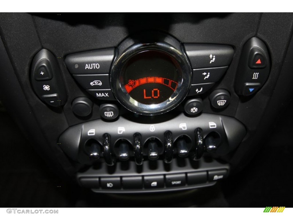 2012 Mini Cooper S Countryman Controls Photo #59644517