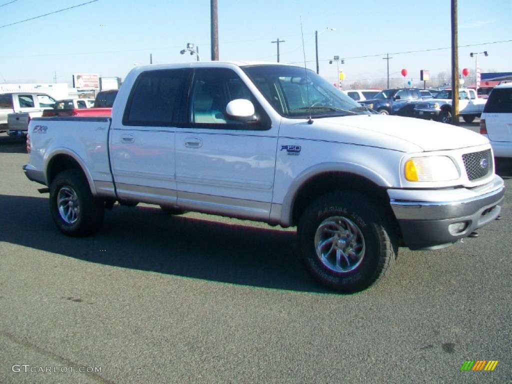 2002 F150 XLT SuperCrew 4x4 - Oxford White / Medium Graphite photo #1