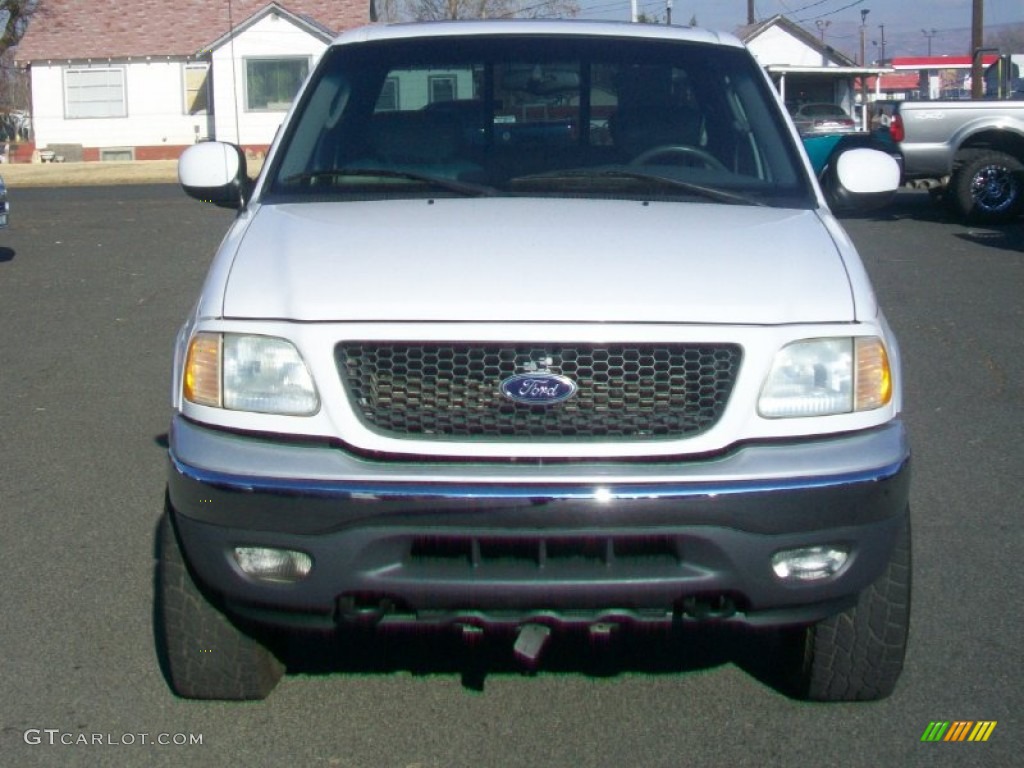 2002 F150 XLT SuperCrew 4x4 - Oxford White / Medium Graphite photo #6