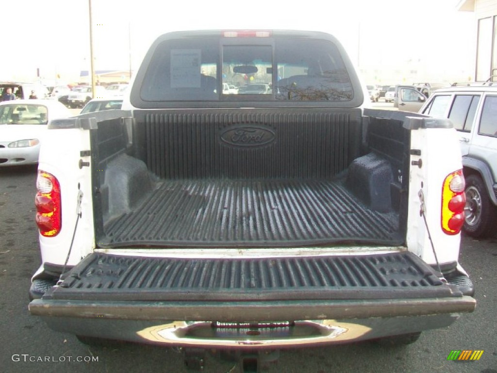 2002 F150 XLT SuperCrew 4x4 - Oxford White / Medium Graphite photo #31