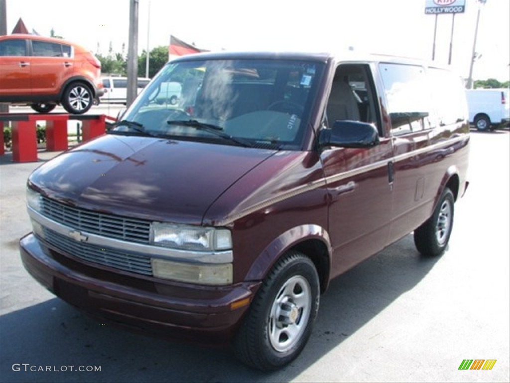 2004 Astro LS Passenger Van - Dark Carmine Red Metallic / Neutral photo #5