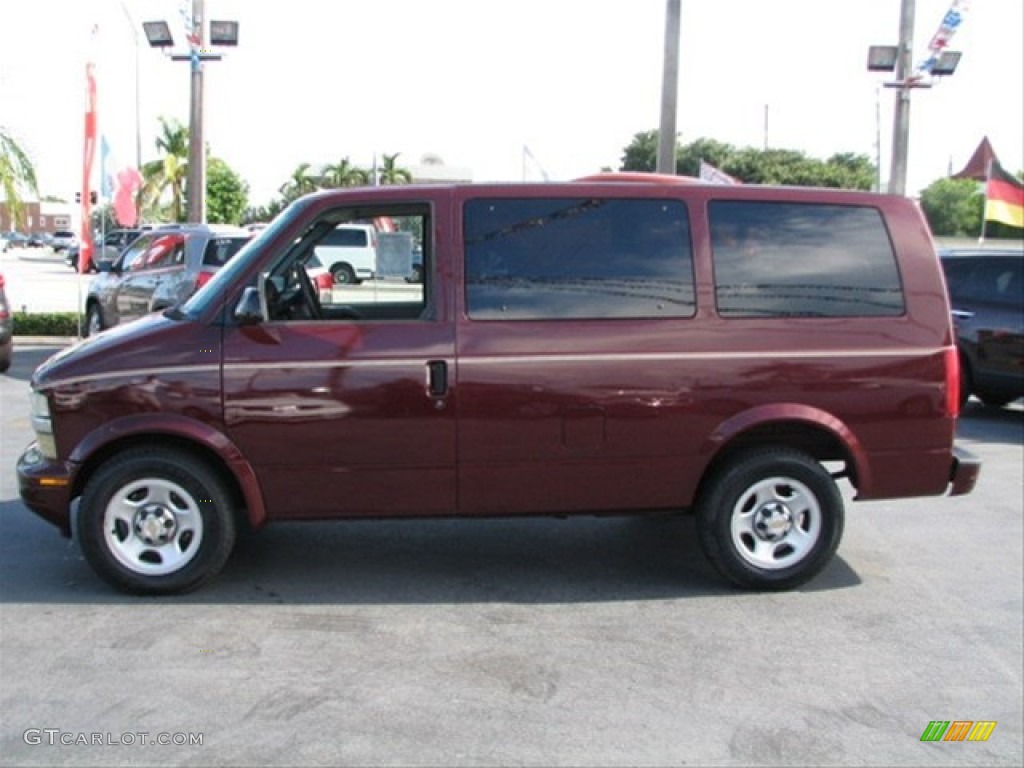2004 Astro LS Passenger Van - Dark Carmine Red Metallic / Neutral photo #6
