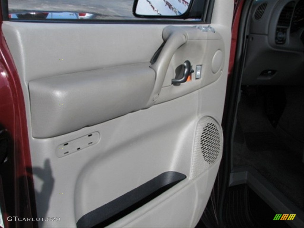 2004 Astro LS Passenger Van - Dark Carmine Red Metallic / Neutral photo #21