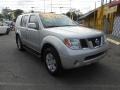 2005 Silver Lightning Metallic Nissan Pathfinder LE 4x4  photo #5