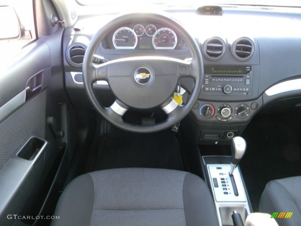 2010 Aveo LT Sedan - Summit White / Charcoal photo #9