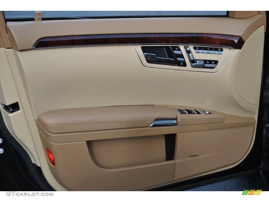 2009 Mercedes-Benz S 550 4Matic Sedan Savanna/Cashmere Door Panel Photo #59661270