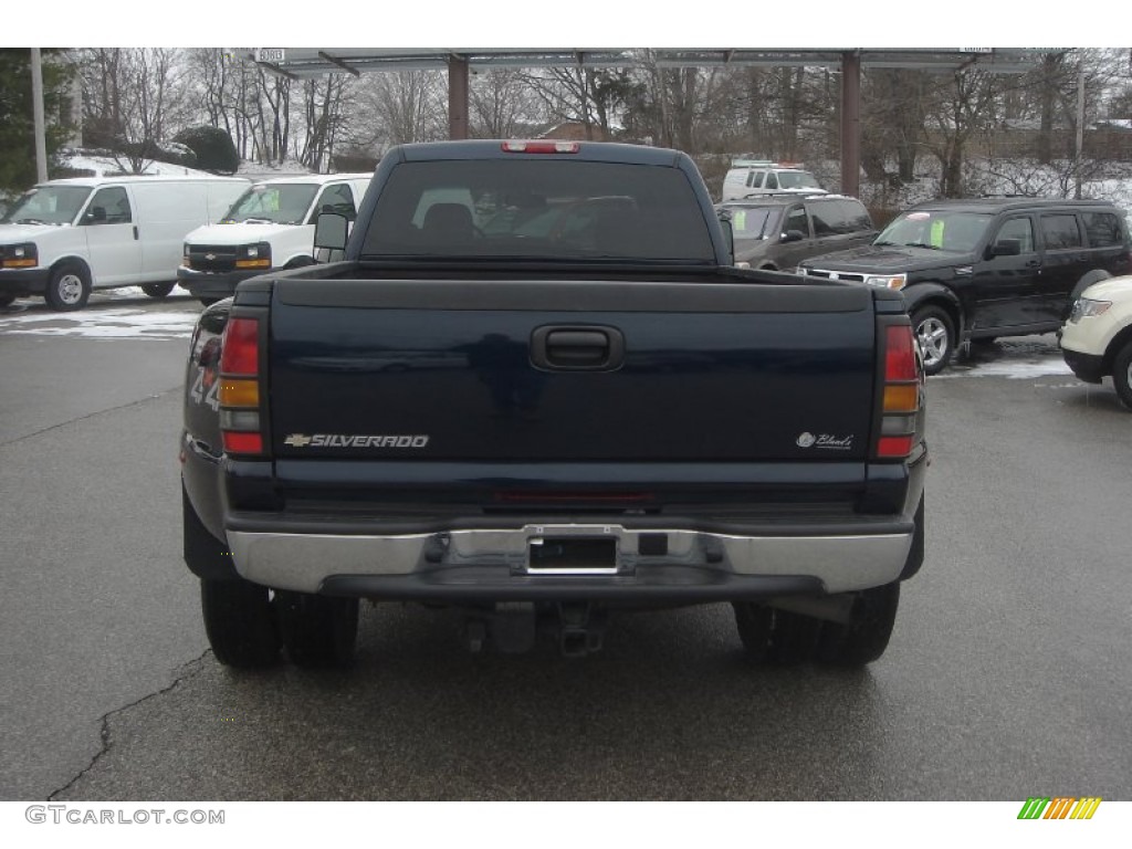 2006 Silverado 3500 LT Crew Cab 4x4 Dually - Dark Blue Metallic / Dark Charcoal photo #3